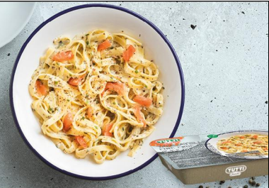 TAGLIATELLE FINAS HIERBAS CON SALMON 12*350 GRS